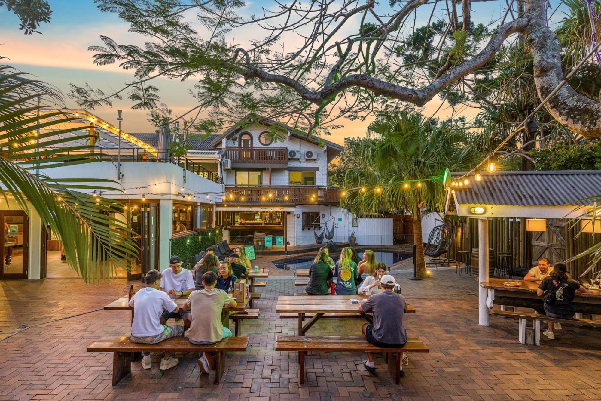 Aquarius Backpackers Resort Byron Bay Exterior photo